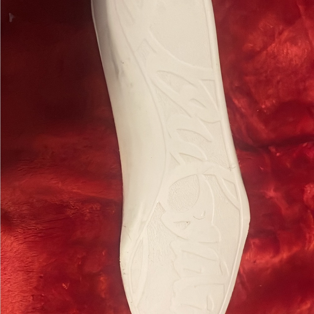 Red bottoms - Picture 14 of 16